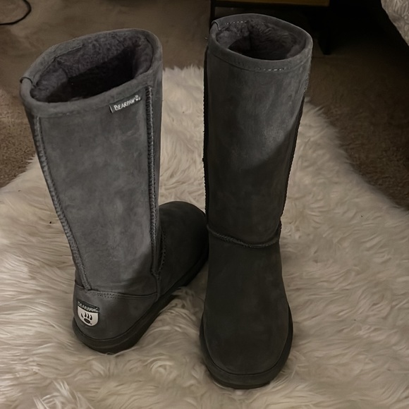 Bear paw winter boots perfect for this cold weather - Picture 2 of 3